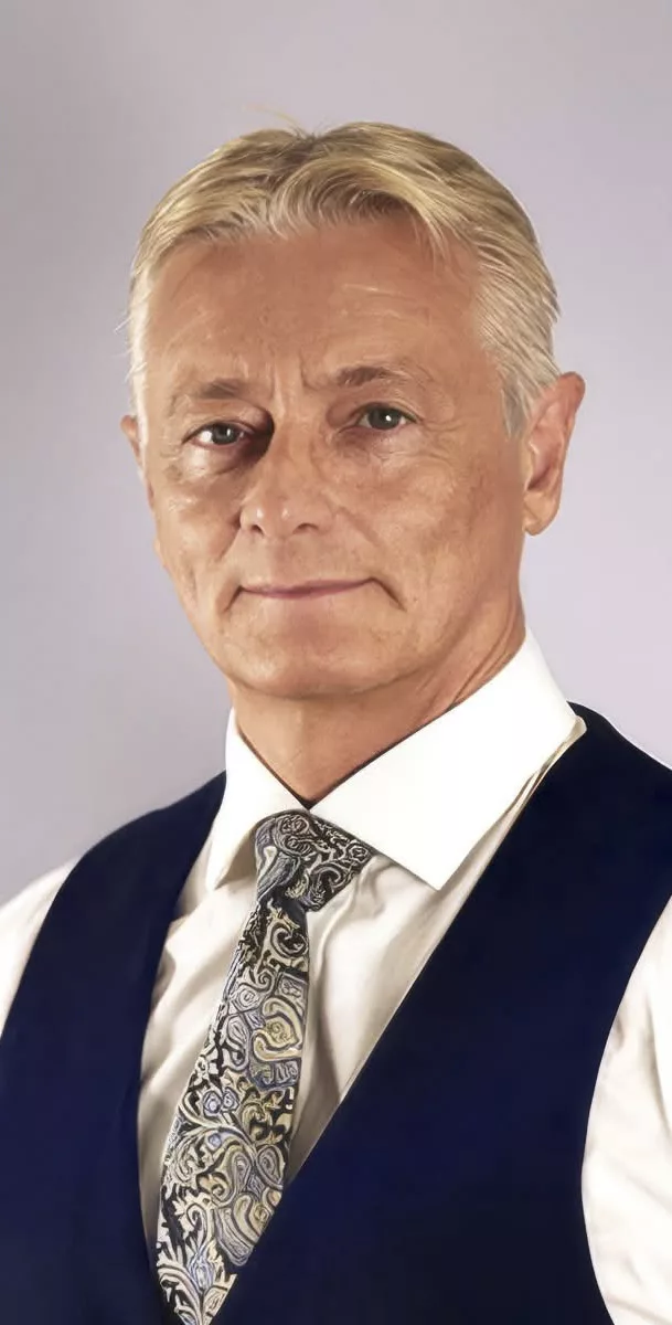 Photo of JON MAYERS