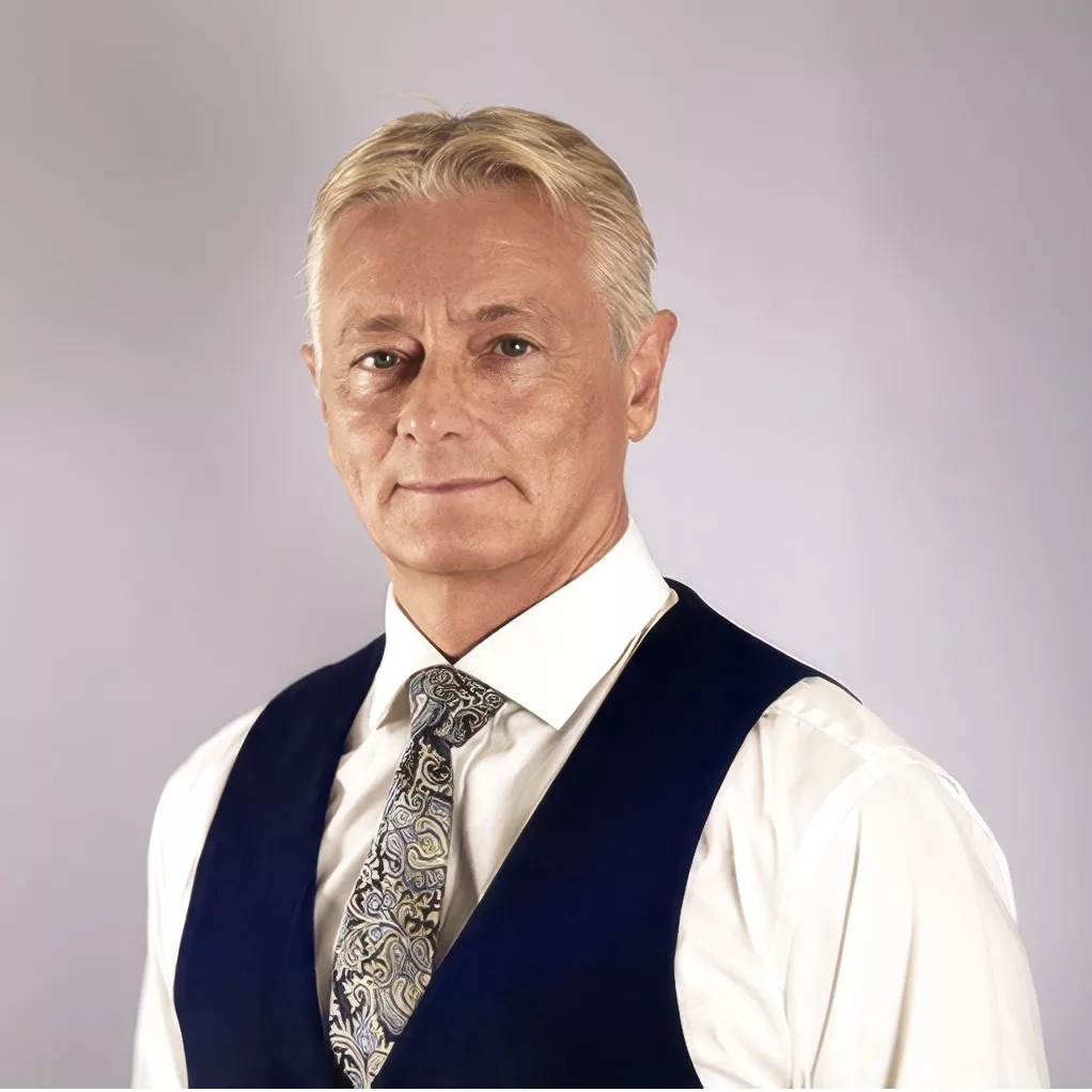 Photo of JON MAYERS